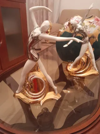 Jarrón de porcelana verde y rosa