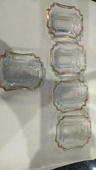 Juego 5 platos posa cubiertos y 2 palilleros