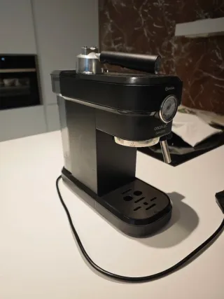 Cafetera Cecotec Cafelizzia 790