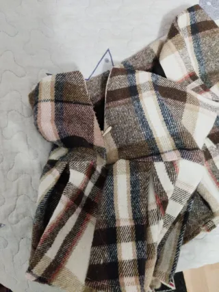 Falda de cuadros beige y marrón