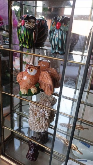 Vitrina cristal miniaturas + figuras decorativas