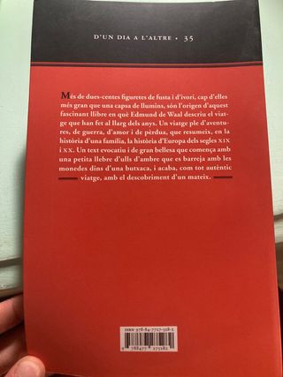 La llebre amb ulls d'ambre: Una herència oculta