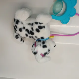 Peluche perro dálmata+accesorios. Mueve orejas+col