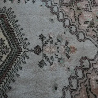 Alfombra Turca lana tonos beige.