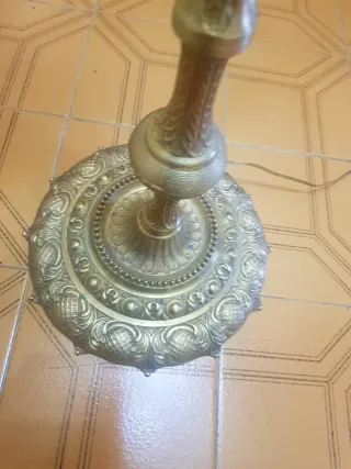 Lámpara de pie antigua