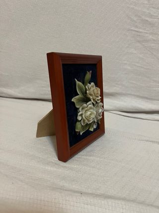 Quadretto con rose in ceramica