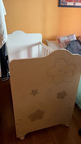 Cuna bebé blanca poco uso