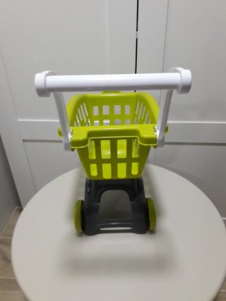 Juguetes de comida y carrito de la compra