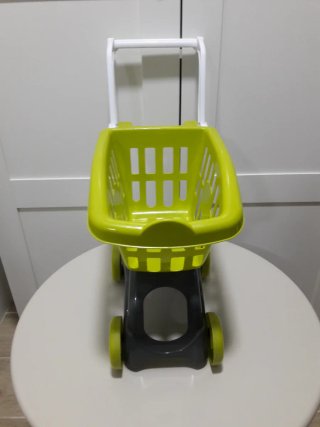 Juguetes de comida y carrito de la compra