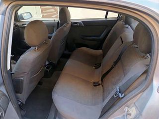 Opel Astra 2004. Para reparar/Piezas/Exportación
