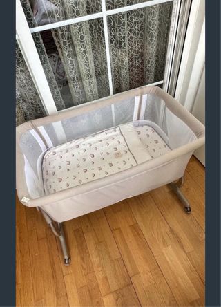 Cuna colecho Jané con colchón y colcha