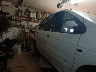 Renault Scenic 1.9 dci 2000 a reparar o piezas