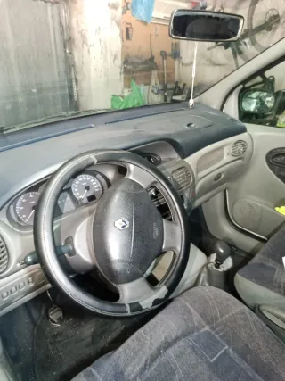 Renault Scenic 1.9 dci 2000 a reparar o piezas