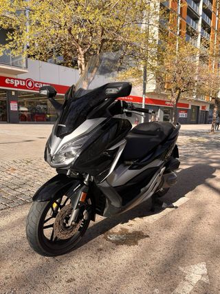 Honda Forza 300 - 23.000 km - MUY CUIDADA