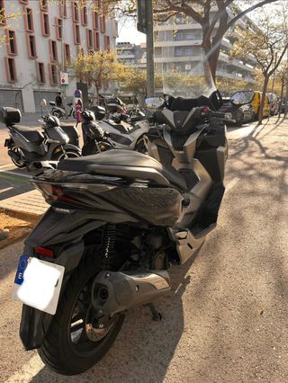 Honda Forza 300 - 23.000 km - MUY CUIDADA