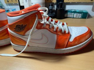 Zapatillas Jordan Naranja y Blanco