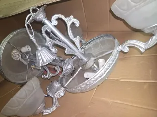 Lámpara de araña de metal y cristal