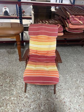 Mesa extensible madera y 8 sillones jardín