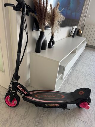 Patinete Eléctrico Razor E90 Rosa