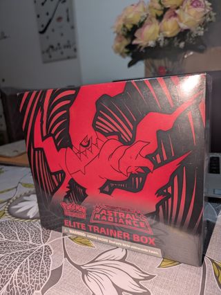 POKÉMON TCG: Astral Radiance Elite Trainer Box