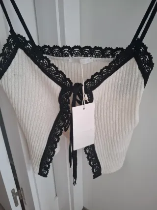 Top Zara Negro y Blanco Encaje