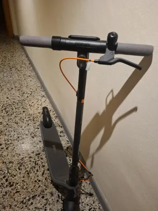 Patinete eléctrico negro