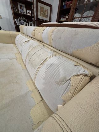 Lote de 2 sofas en piel beige
