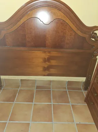 Cabecero de madera clásico