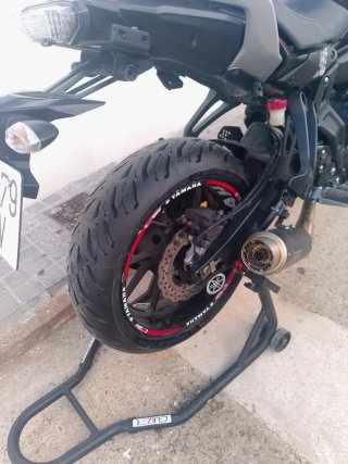 Yamaha Tracer 07 Negra