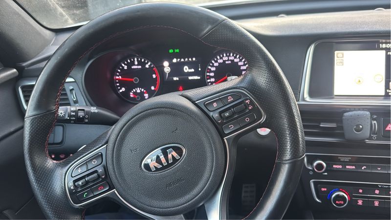 KIA Optima 2017 - foto 1