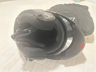 Casco de moto gris LS2