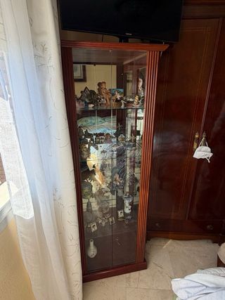 Vitrina madera maciza y cristal