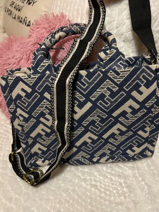 Bolso cuadrado tela beige y azul