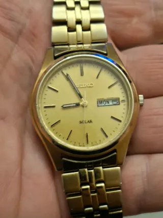 Reloj Seiko Solar Dorado