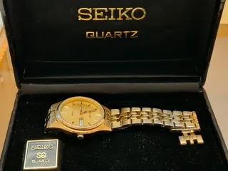Reloj Seiko Solar Dorado