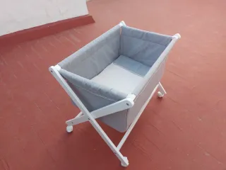 Cuna colecho plegable con ruedas
