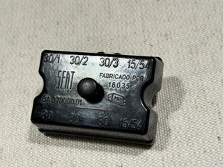 Tapa caja fusibles SEAT 127 / 124 original