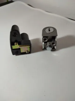 Kit de llaves y tapa azul moto