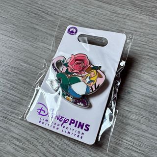Pin edición limitada Alicia con flor, Disney Store