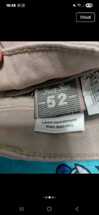 Pantaloni beige e verdi