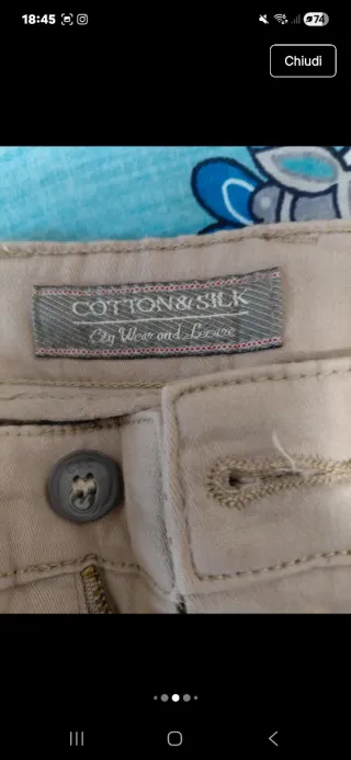 Pantaloni beige e verdi