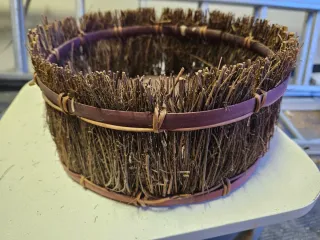 Cesto rotondo in erica marrone scuro