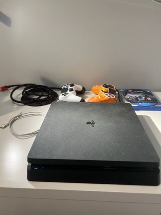 PS4 (PlayStation 4) + 2 controller e giochi