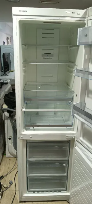 NEVERA COMBI BOSCH NO FROST ENERGÍA A++