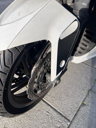 Maxi Scooter + potente y comoda Kymco Xciting 400i