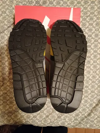 Zapatillas Nike Air Max 1 Gris y Amarillo