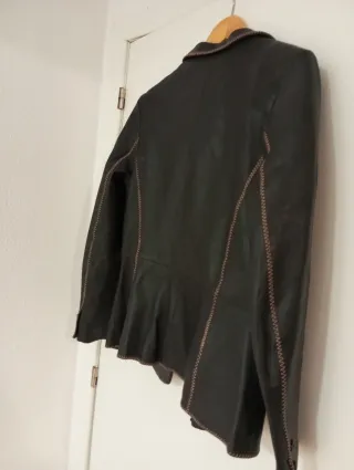 Chaqueta de piel F&CO corta