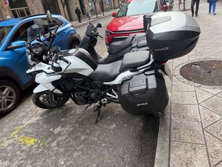 Moto Benelli TRK 502 2021 Adventure Blanca y Negra