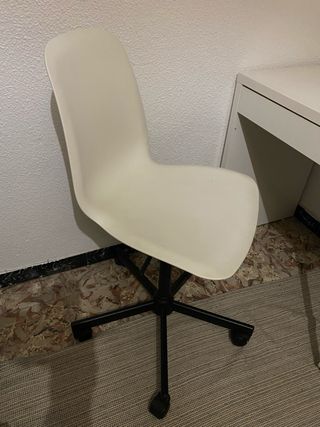 Escritorio y Silla Oficina de Ikea