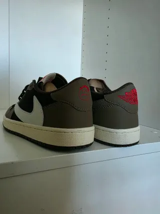 Nike Air Jordan 1 Low x Travis Scott